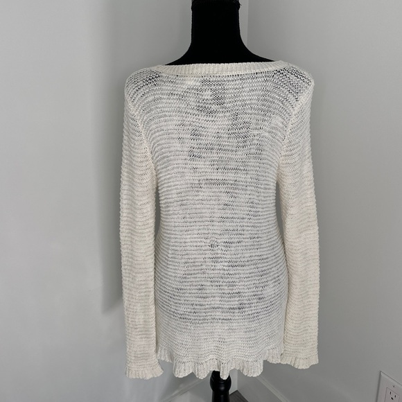 Divided White Oversized Tall Stretchy Sweater (M) - Picture 8 of 10